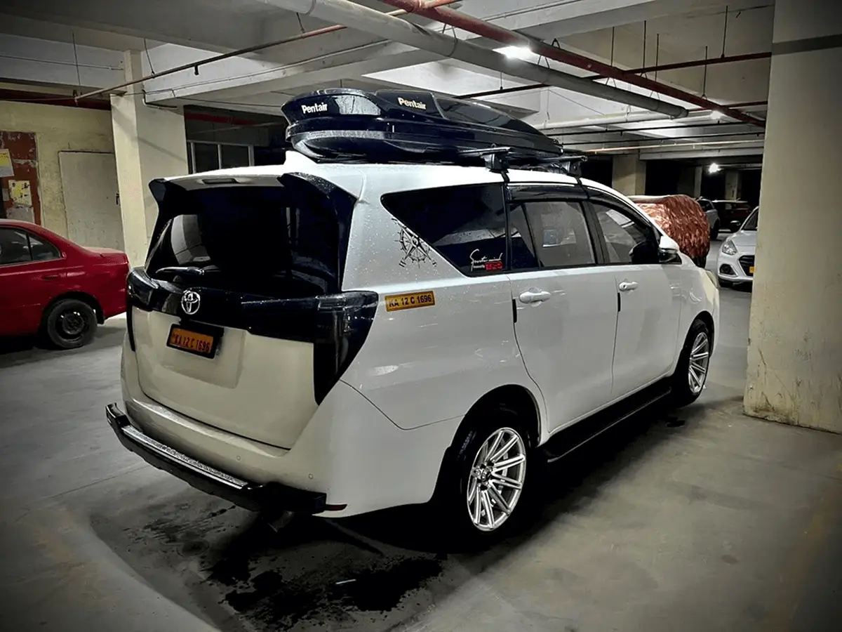 6+1 Seater SUV (Innova)